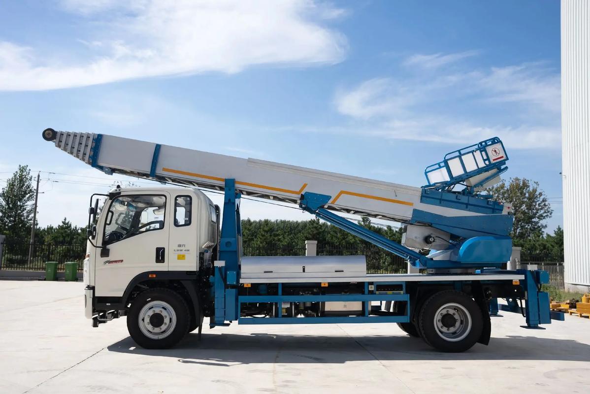 封开云梯上料车租赁费用