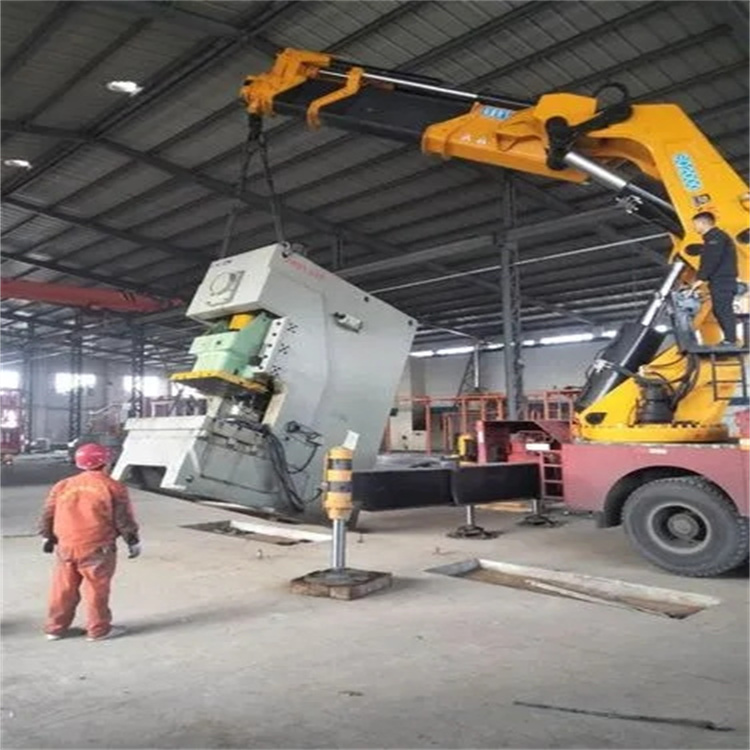 封开80吨折臂吊车出租附近电话